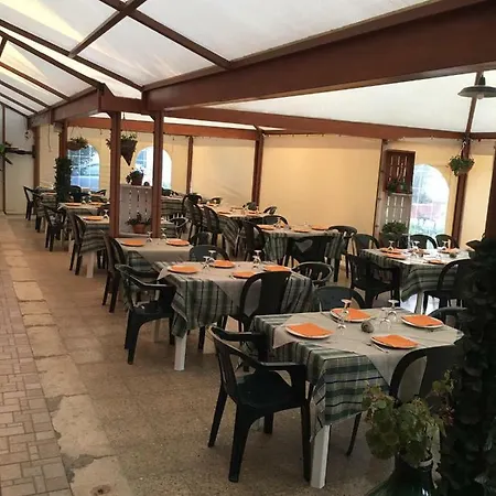 לינה וארוחת בוקר U' Fore Relax Garden 4*